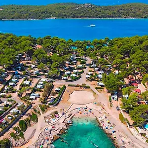 https://camping-village-poljana.primorje-gorskikotar.com